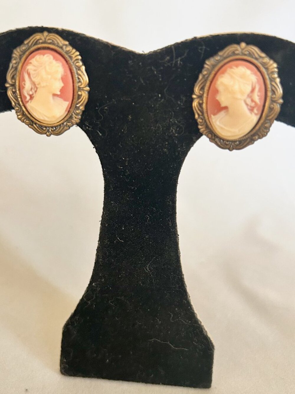 Vintage Cameo Clip On Earrings Lady Silhouette Oval Shaped Antique Bronze